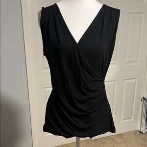 Bundle!! Black and White Sleeveless Tops